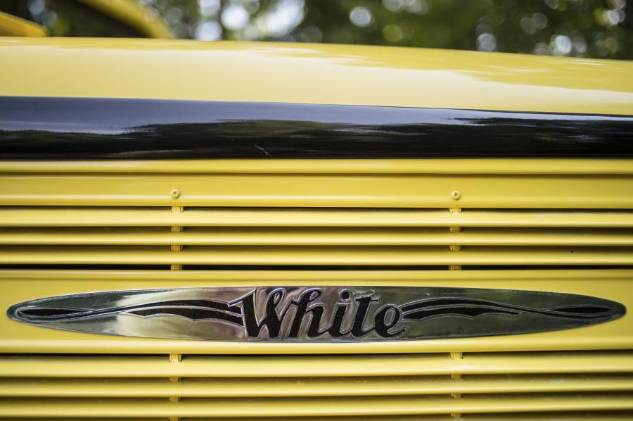 Логотип White Model 706 Tour Bus by Bender 1937 года  (фото 28 из 30)